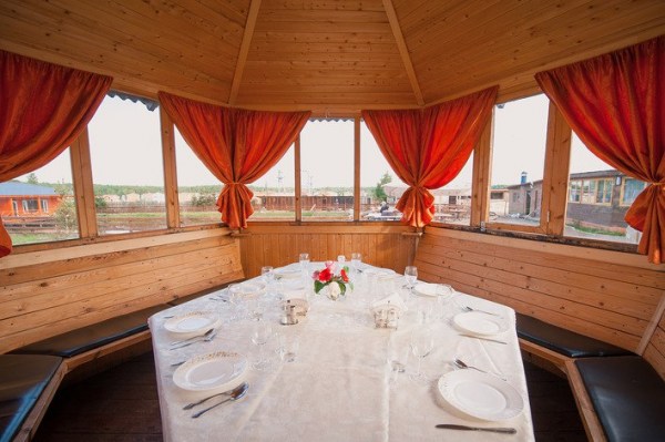 беседка с зоной барбекю