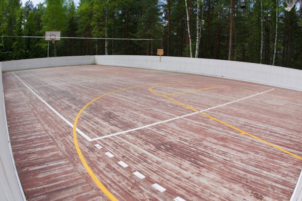 спортивная площадка