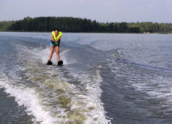 водные лыжи