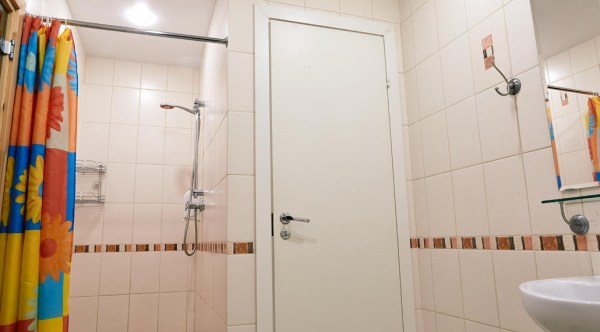 Коттедж "Графский" с темным интерьером