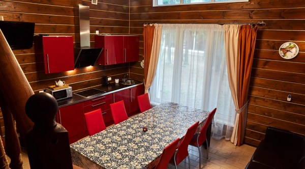 Коттедж "Графский" с темным интерьером