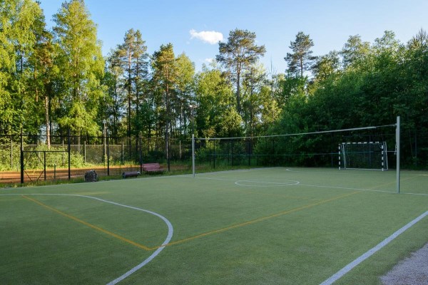 спортивная площадка