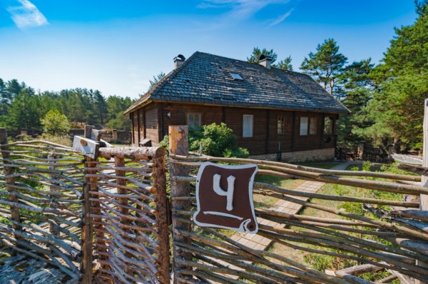 Коттедж 2-х этажный большой"