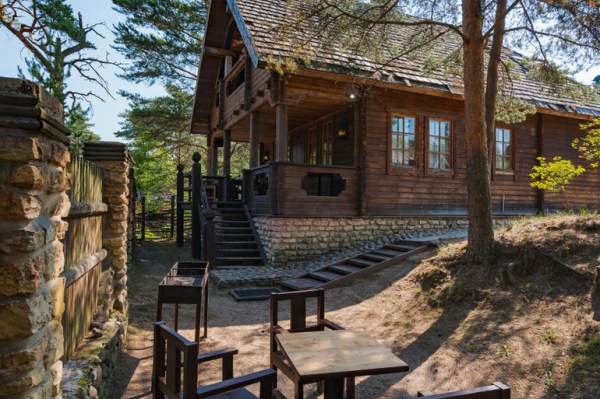 Коттедж 2-х этажный большой"