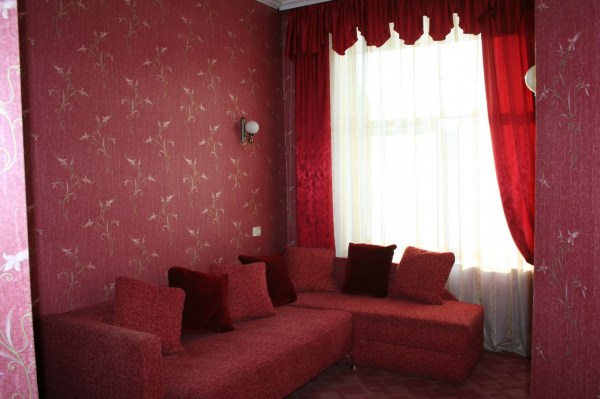 Усадебный дом, Красный номер