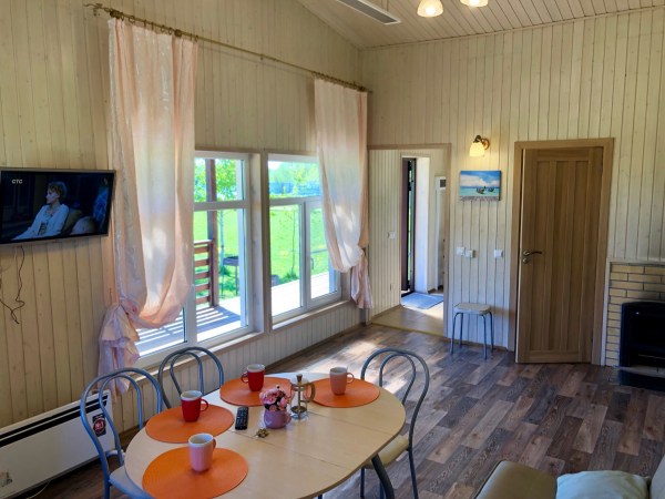 Коттедж "Бирюзовый" (4+2 чел.)