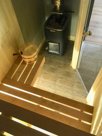 Коттедж "Кремовый" (4+2 чел.)