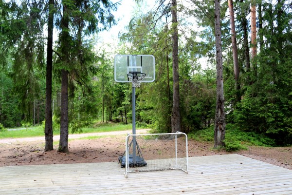 спортивная площадка