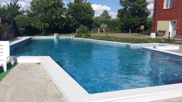 открытый бассейн