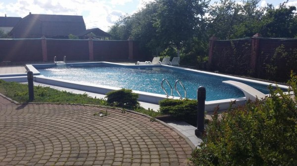 открытый бассейн