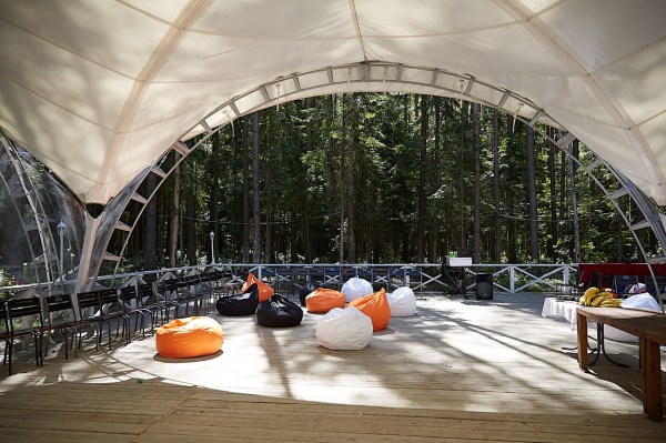 Шатёр возле пирса