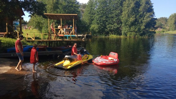 катание на водной ватрушке