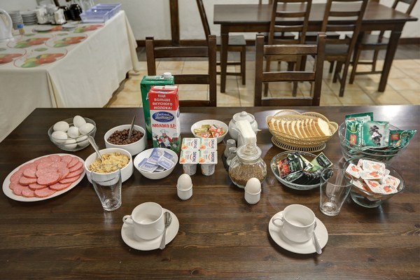 завтрак в кафе