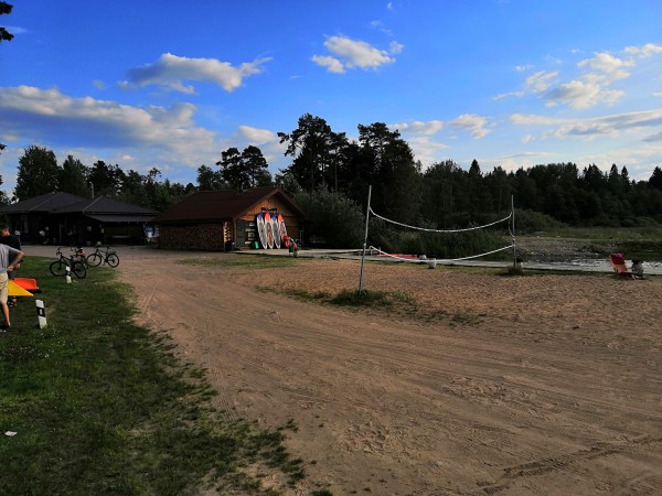 спортивная площадка