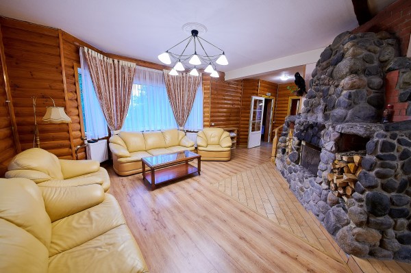 Коттедж 10-ти местный с камином