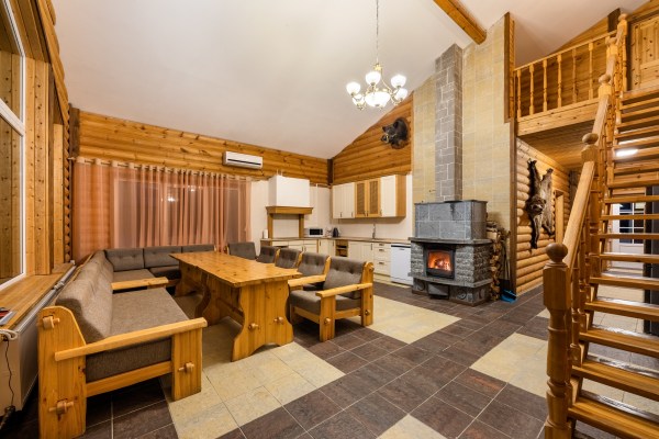 Коттедж 10-ти местный с сауной