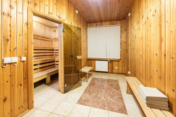 Коттедж 10-ти местный с сауной