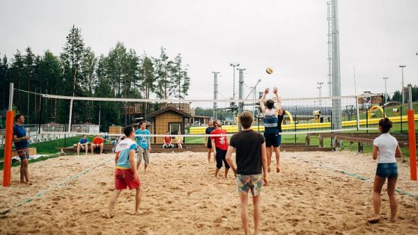 спортивная площадка