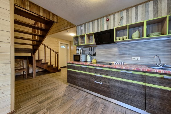 Коттедж "Дом на скале"