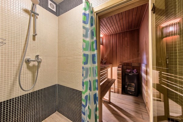 Коттедж "Дом на скале"