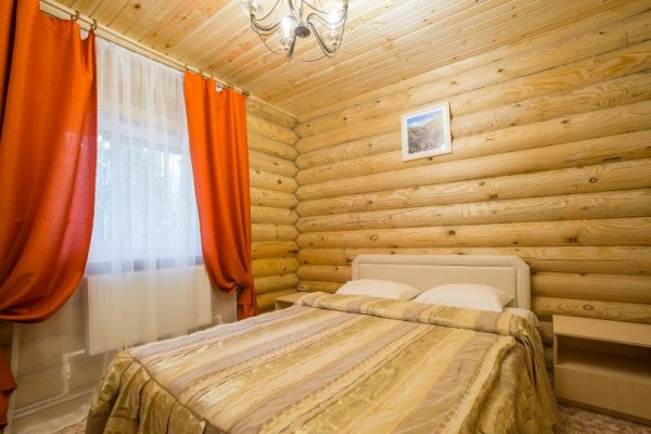 Коттедж 4-х местный