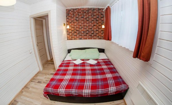 Коттедж с камином