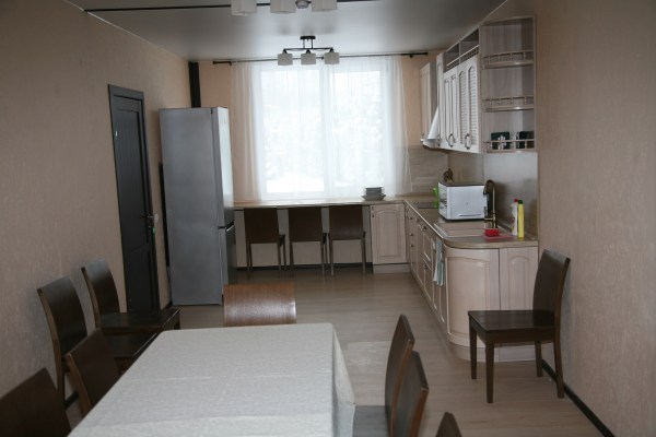 Большой коттедж