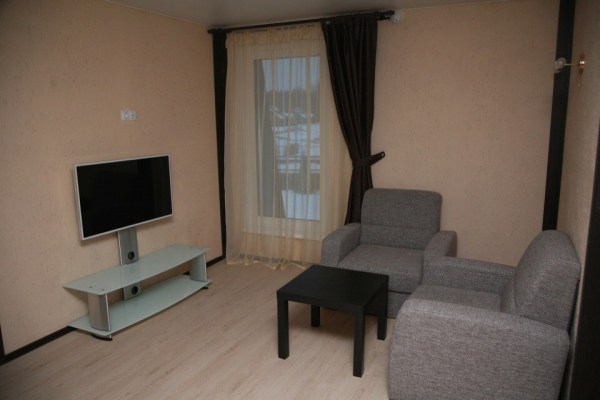 Большой коттедж