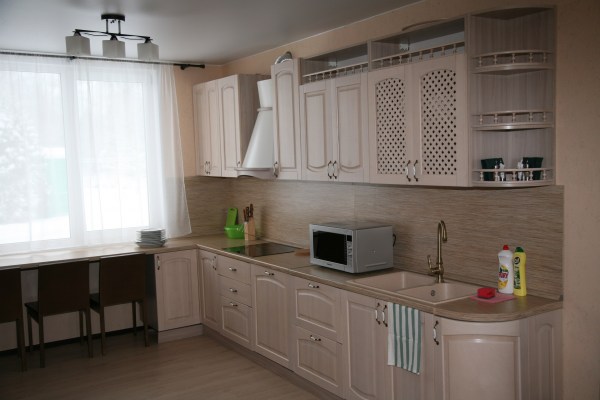 Большой коттедж