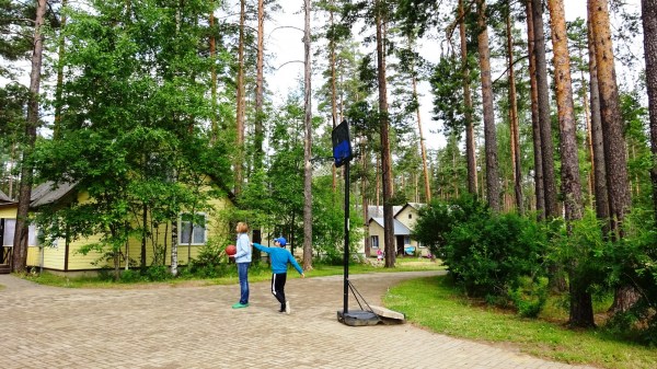 спортивная площадка