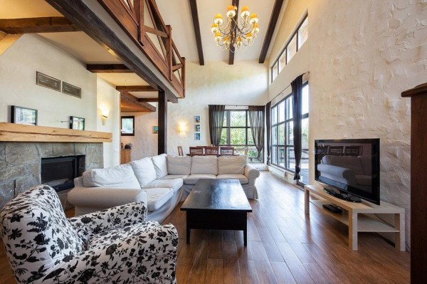 Шале, гостиная