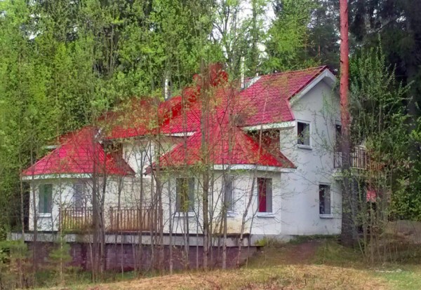 Коттедж 6-ти местный с камином и сауной