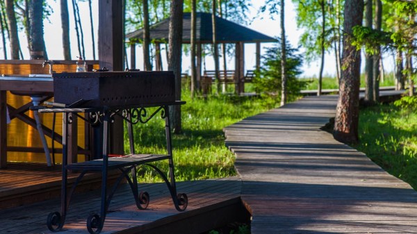 Мангальная беседка возле гостиницы